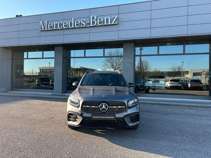 Nuova Mercedes GLB180 116 CV (85 kW) 2026 Grigio montagna SUV