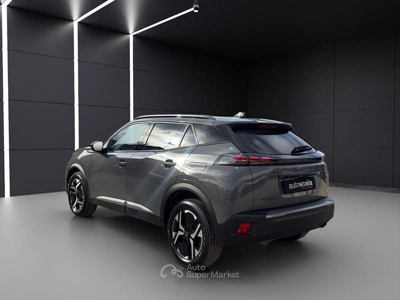 Usata Peugeot 2008 Allure 101 CV (74 kW) 2025 Grigio SUV