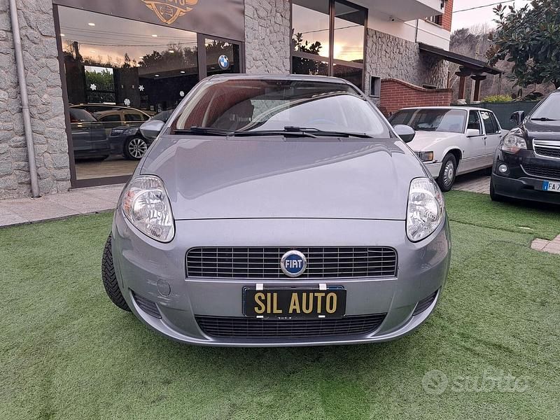 Usata Fiat Punto 65 CV (47 kW) 2006 Grigio Berlina