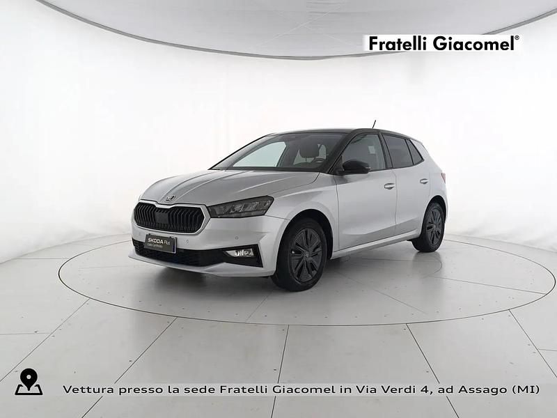 Argento brillante metallizzato nero tulipano perlato Usata 2025 Skoda Fabia Tre volumi | 17.400 € (Buon prezzo) - Immagine 1/4