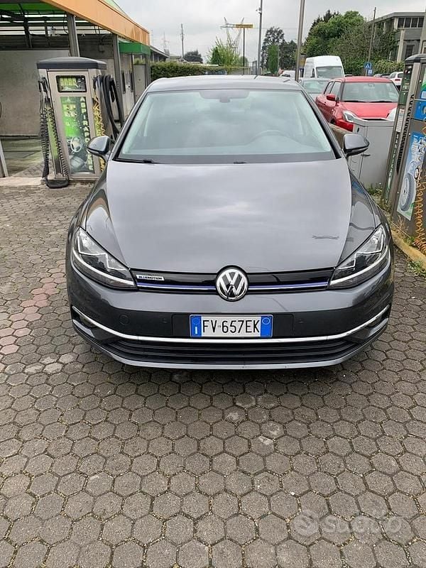 Grigio Usata 2019 VW Golf Berlina | 16.500 € (Super prezzo) - Immagine 1/4