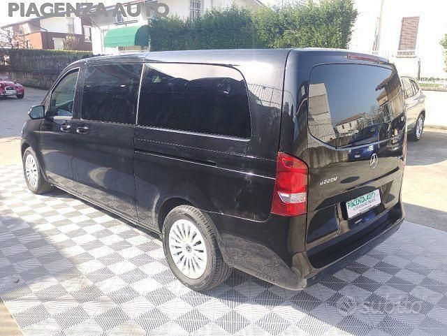 Usata Mercedes V220 194 CV (142 kW) 2019 Nero metallizzato Monovolume