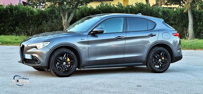 Usata Alfa Romeo Stelvio Executive 190 CV (139 kW) 2021 Grigio SUV