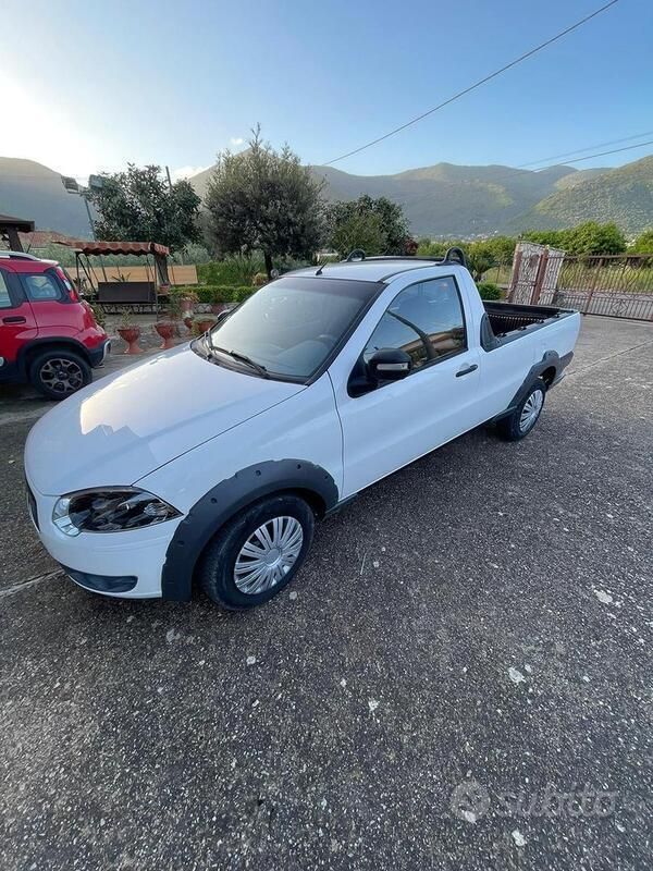 Usata Fiat Strada 95 CV (69 kW) 2014 Bianco Pick-up