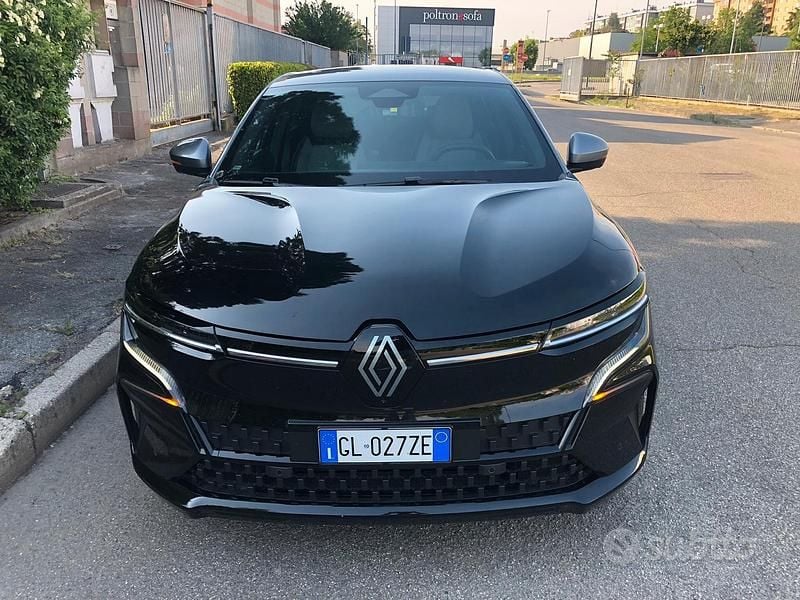 Nero Usata 2022 Renault Megane E-Tech Techno SUV | 24.400 € - Immagine 1/4