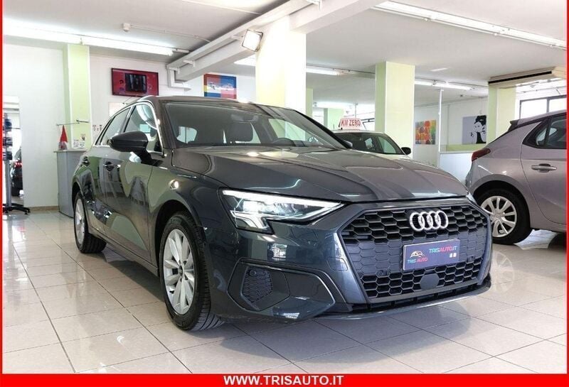 Usata Audi A3 e-tron Business 151 CV (111 kW) 2021 Grigio Utilitaria