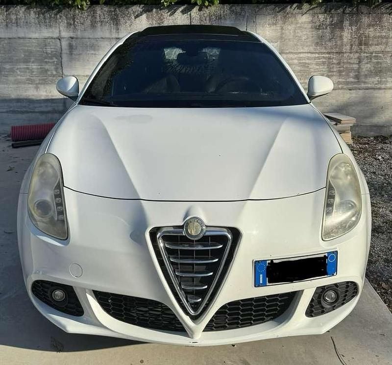 Usata Alfa Romeo Giulietta Distinctive 105 CV (77 kW) 2010 Bianco Berlina