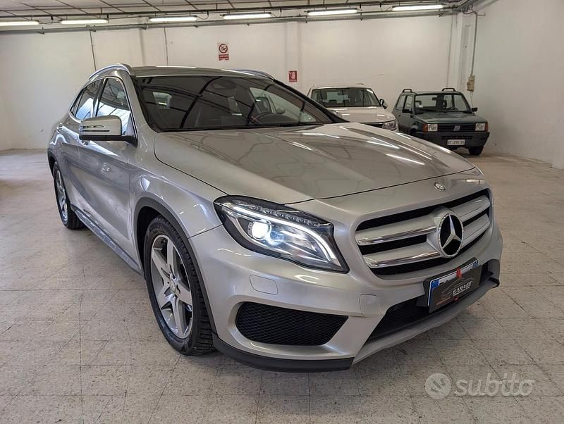 Usata Mercedes GLA200 Premium 136 CV (100 kW) 2016 Grigio SUV
