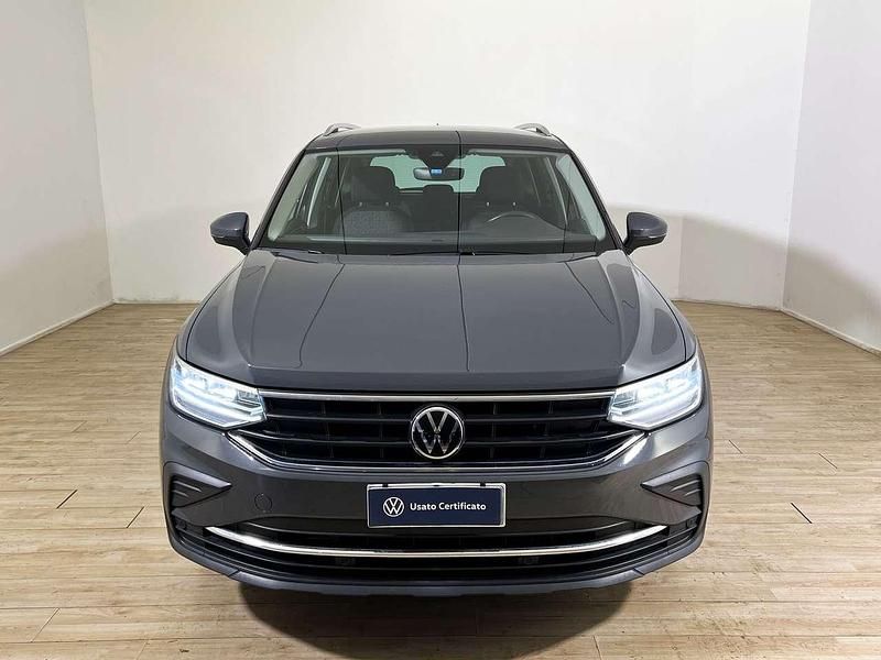Usata VW Tiguan Life 150 CV (110 kW) 2023 Dolphin grey SUV