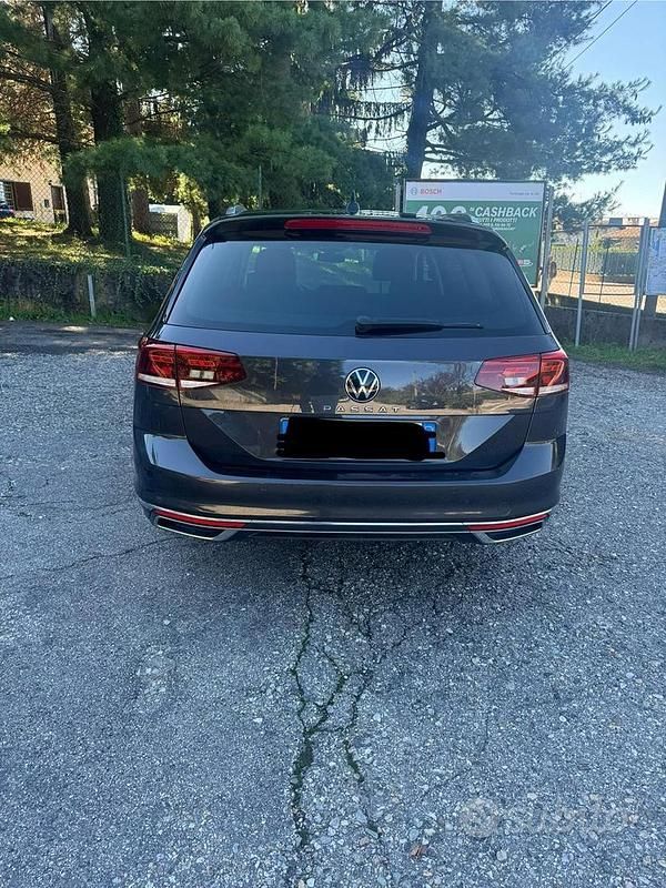 Usata VW Passat Executive 150 CV (110 kW) 2021 Grigio Station wagon