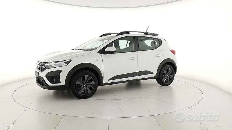 Usata Dacia Sandero Stepway 101 CV (74 kW) 2025 Bianco SUV