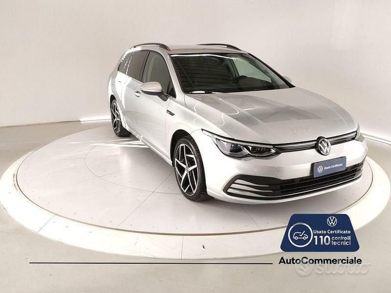 Argento Usata 2021 VW Golf VIII Style Station wagon | 19.600 € (Buon prezzo) - Immagine 1/4