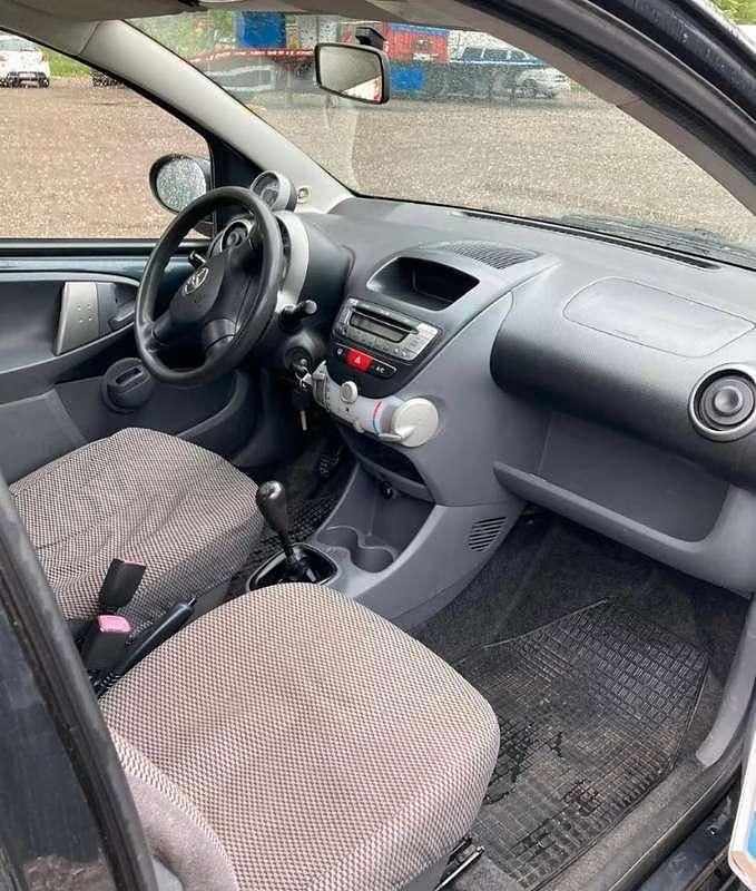 Usata Toyota Aygo Sol 68 CV (50 kW) 2008 Grigio Utilitaria