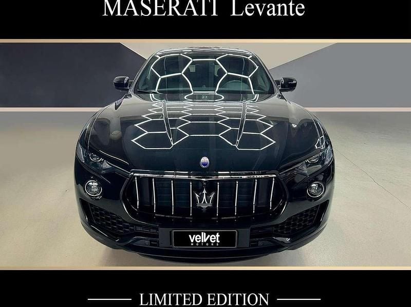 Nero Usata 2016 Maserati Levante SUV | 26.500 € (Super prezzo) - Immagine 1/4