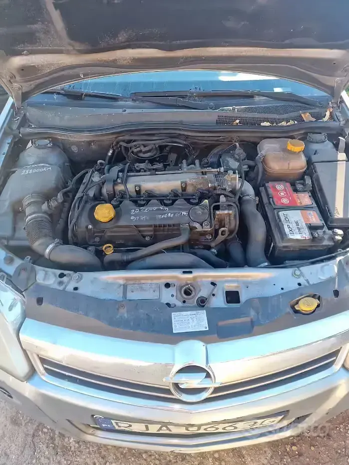 Usata Opel Astra 150 CV (110 kW) 2008 Station wagon