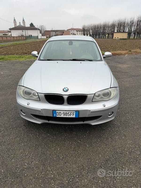 Grigio Usata 2006 BMW 116 Comfort Edition Due volumi | 6500 € (Molto cara) - Immagine 1/4