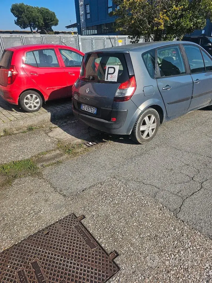 Usata Renault Scenic E-Tech 2006 Blu Berlina