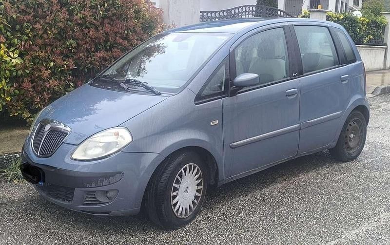 Usata Lancia Musa 69 CV (50 kW) 2007 Blu/azzurro Monovolume