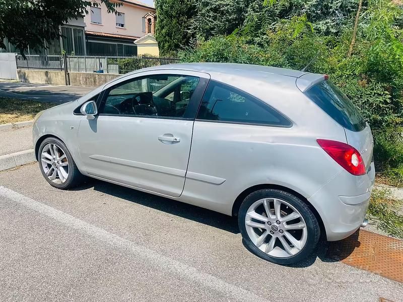 Usata Opel Corsa 75 CV (55 kW) 2008 Grigio Utilitaria
