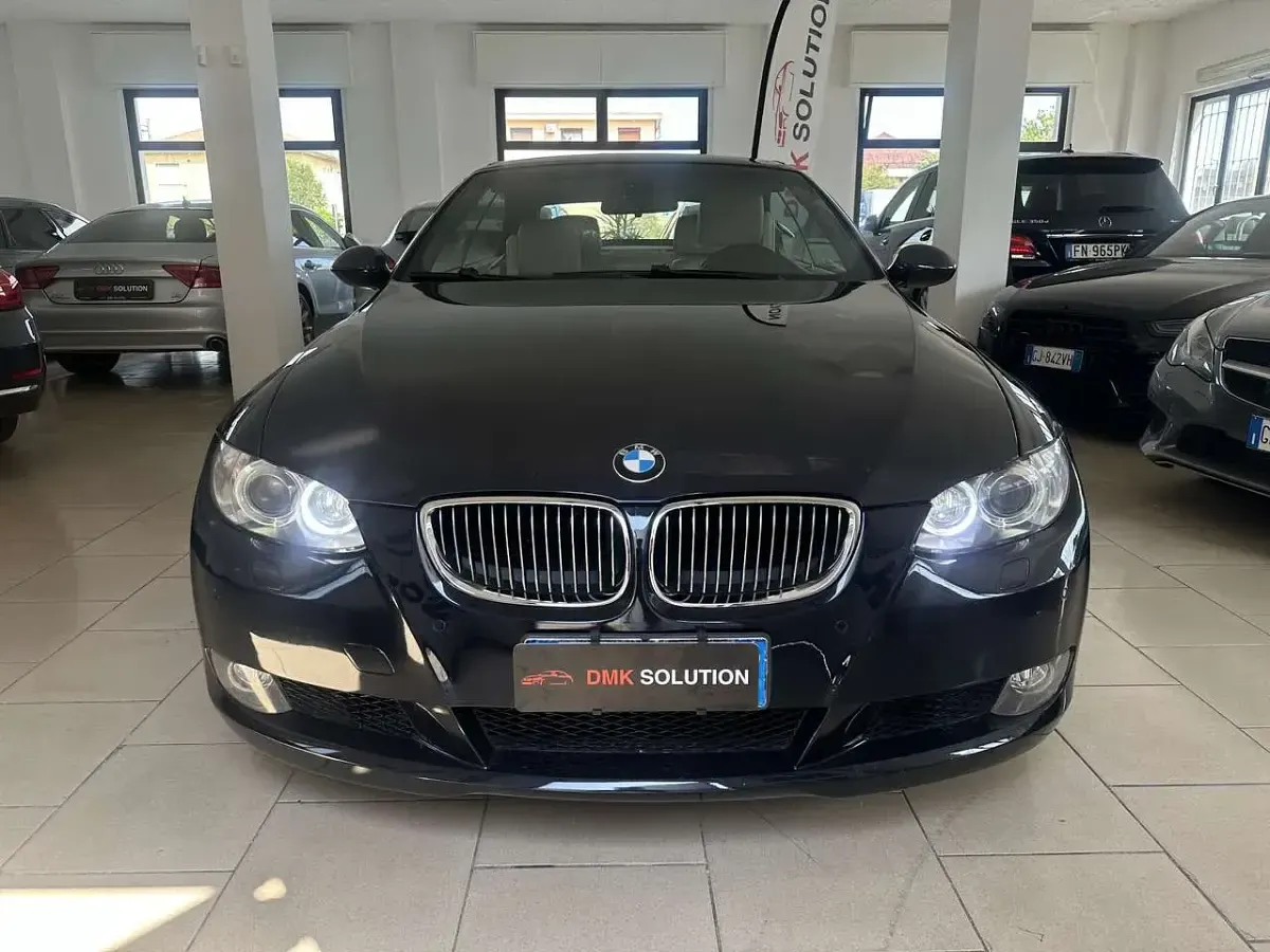 Usata BMW 325 218 CV (160 kW) 2007 Blu ocean Cabrio