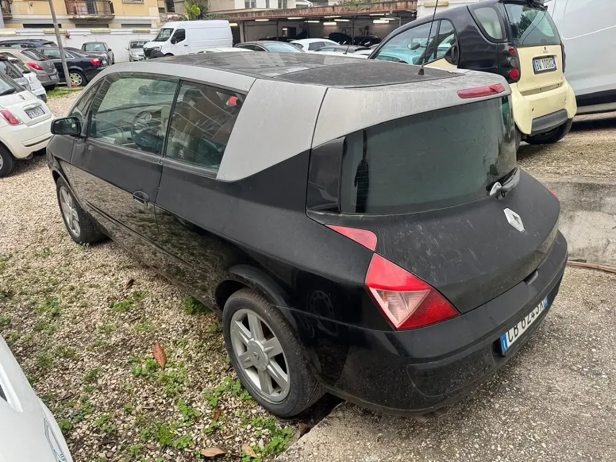 Usata Renault Avantime Dynamique 150 CV (110 kW) 2002 Nero Monovolume