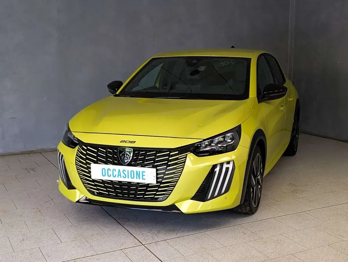Usata Peugeot 208 GT 101 CV (74 kW) 2024 Utilitaria