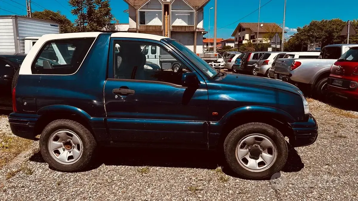 Usata Suzuki Grand Vitara 94 CV (69 kW) 2001 Blu Cabrio
