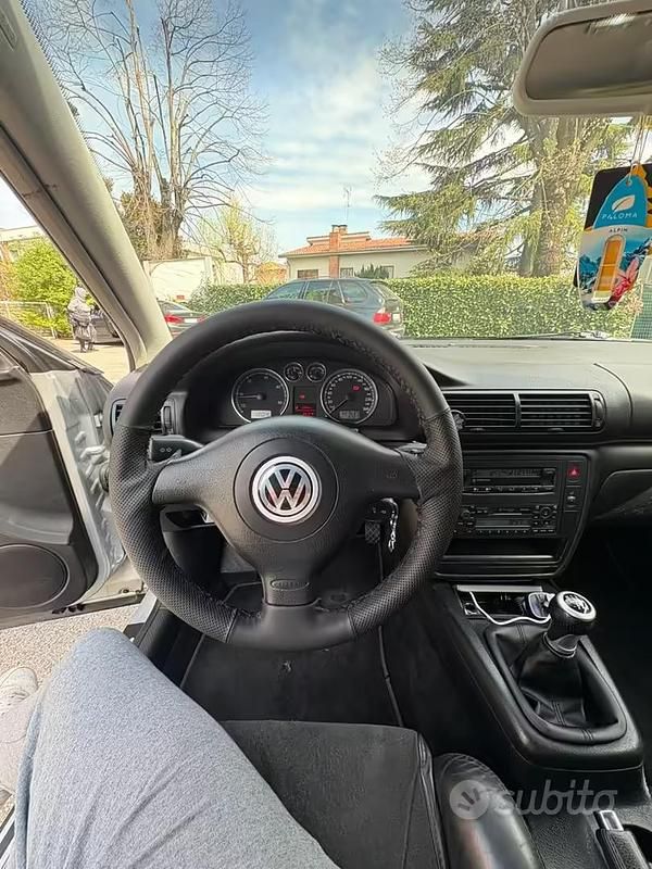 Usata VW Passat 131 CV (96 kW) 2001 Grigio Station wagon