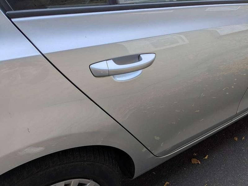 Usata VW Golf VI Comfortline 110 CV (80 kW) 2009 Argento Utilitaria