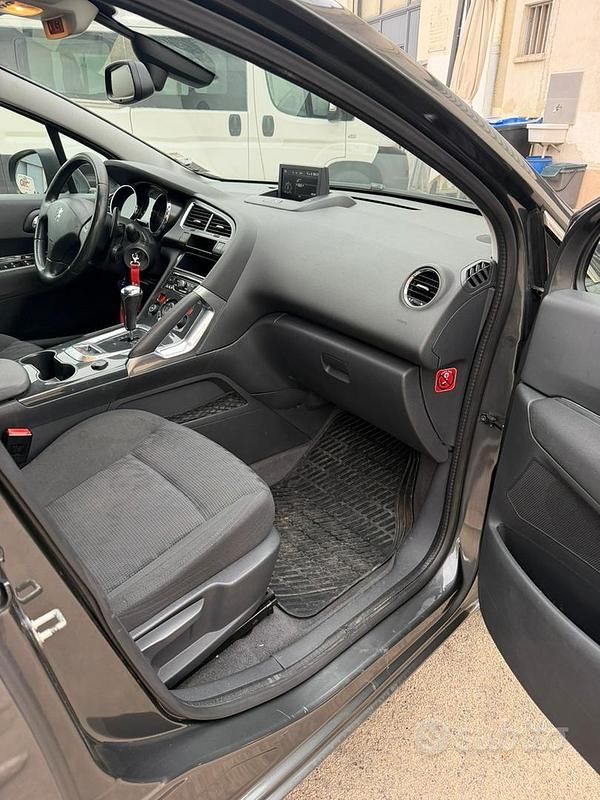 Grigio Usata 2013 Peugeot 3008 Station wagon | 4500 € (Ottimo prezzo) - Immagine 1/4