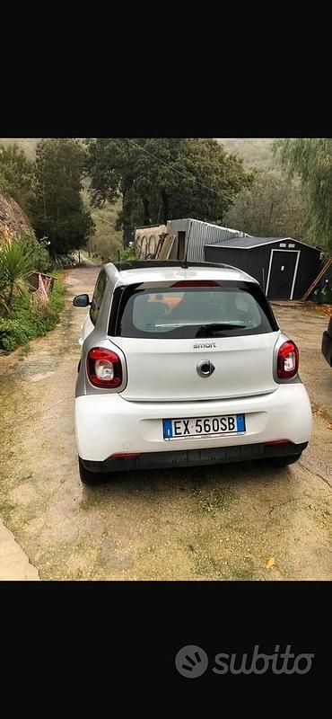 Begagnad Smart ForFour 71 HK (52 kW) 2014 Vit Halvkombi