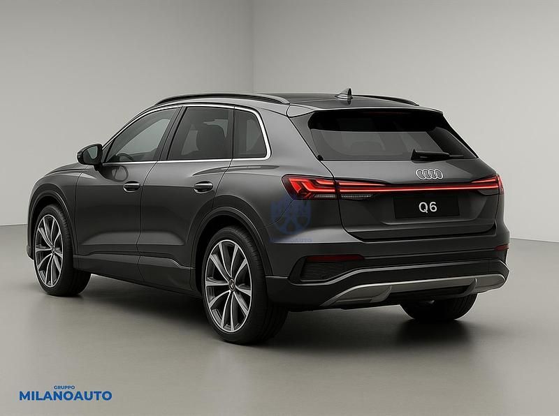 Usata Audi Q6 e-tron S-Line 284 kW (387 CV) 2025 Grigio SUV
