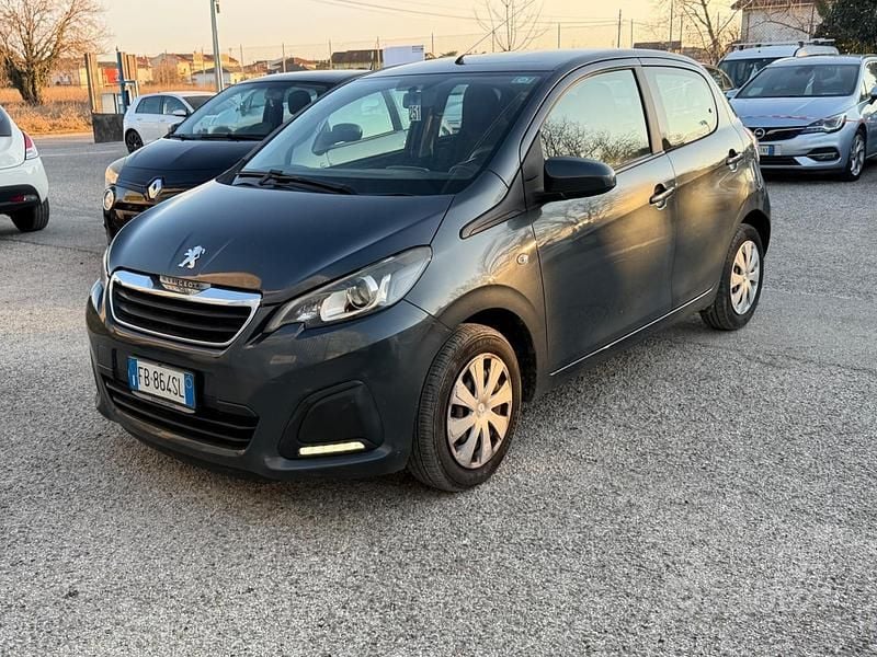 Usata Peugeot 108 Access 69 CV (50 kW) 2016 Nero Utilitaria