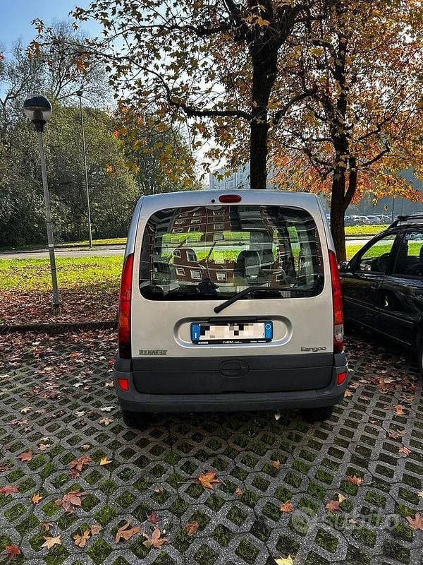 Usata Renault Kangoo 2004 Grigio Berlina