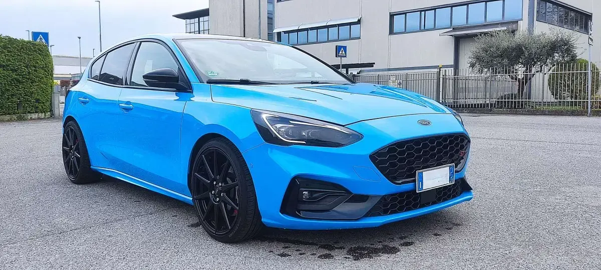 Usata Ford Focus ST 280 CV (205 kW) 2020 Blu/azzurro Berlina
