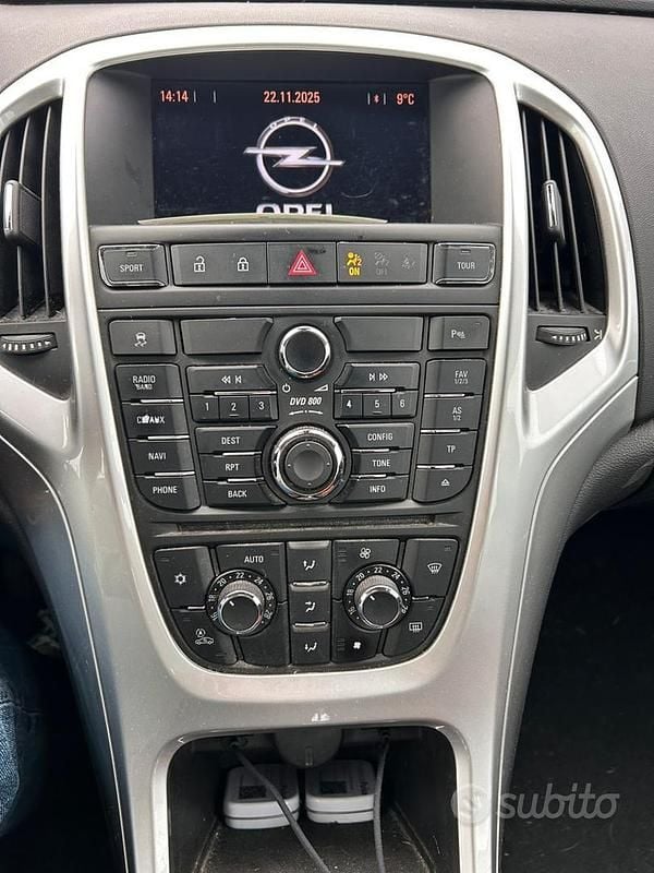 Usata Opel Astra 180 CV (132 kW) 2010 Bianco Berlina