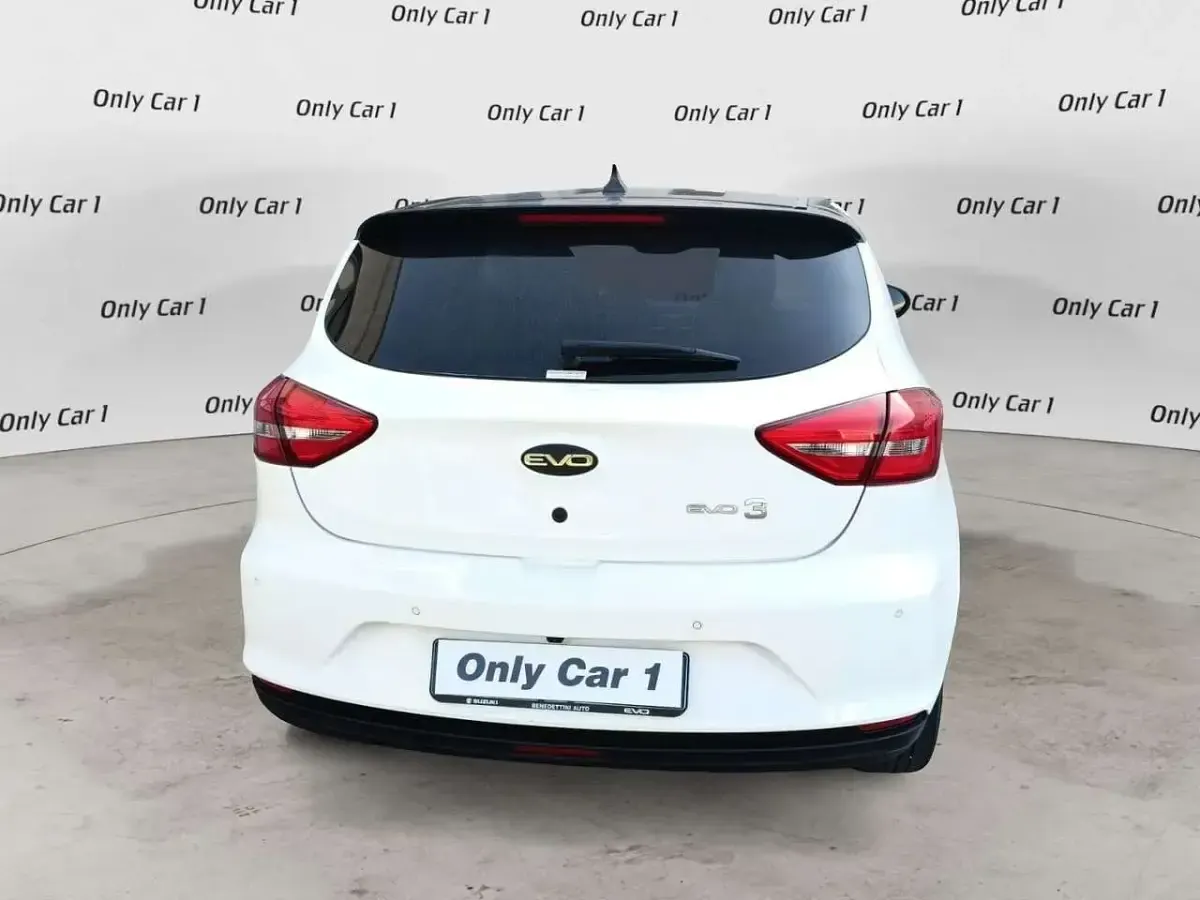 Usata EVO Evo 3 107 CV (78 kW) 2023 Bianco SUV