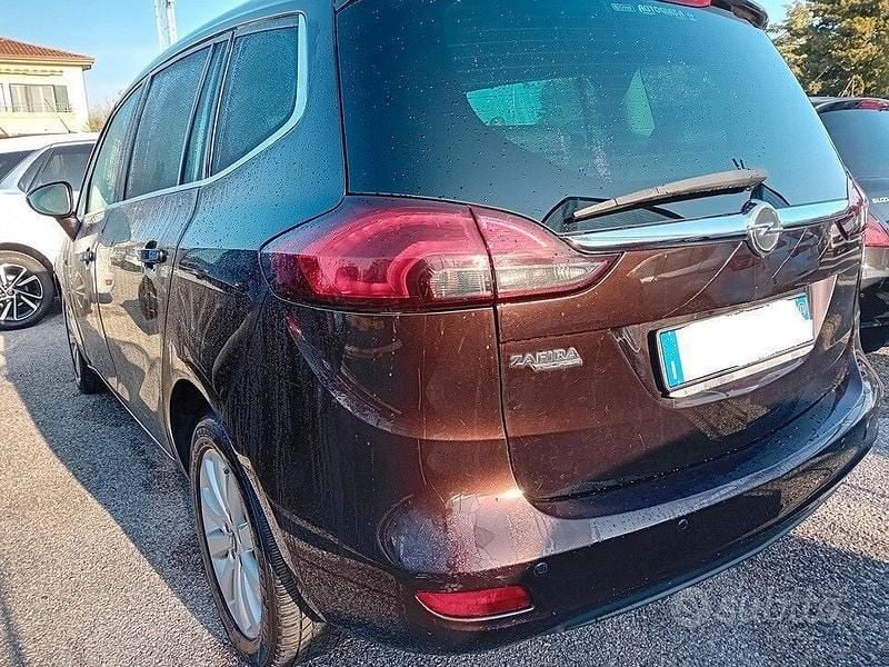 Usata Opel Zafira Tourer 140 CV (102 kW) 2013 Marrone Monovolume