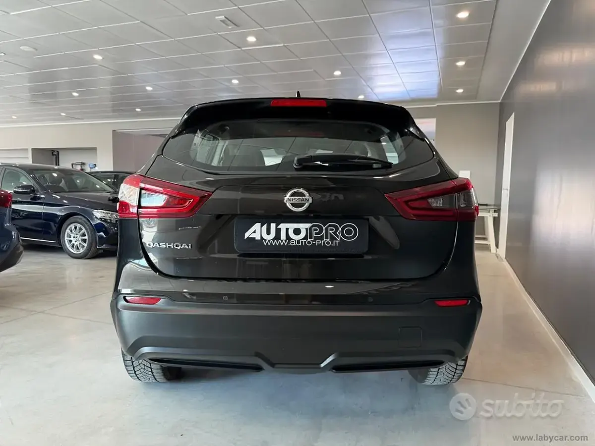 Usata Nissan Qashqai 140 CV (102 kW) 2020 Nero SUV