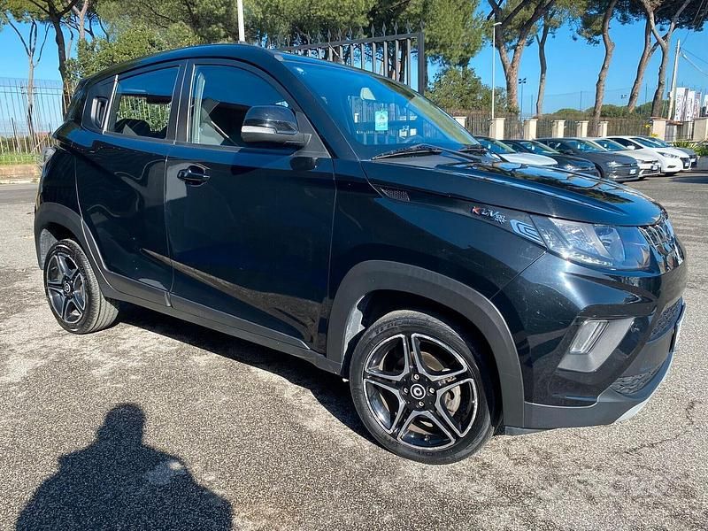 Usata Mahindra KUV100 83 CV (61 kW) 2022 Nero SUV