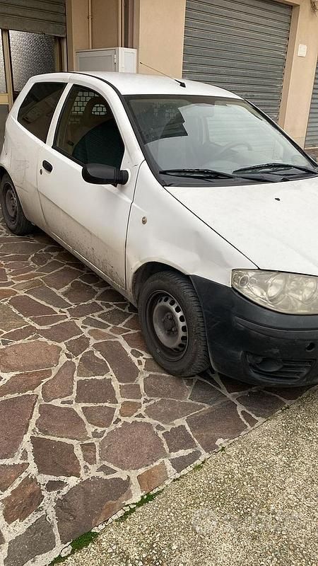 Usata Fiat Punto 80 CV (58 kW) 2008 Bianco Utilitaria