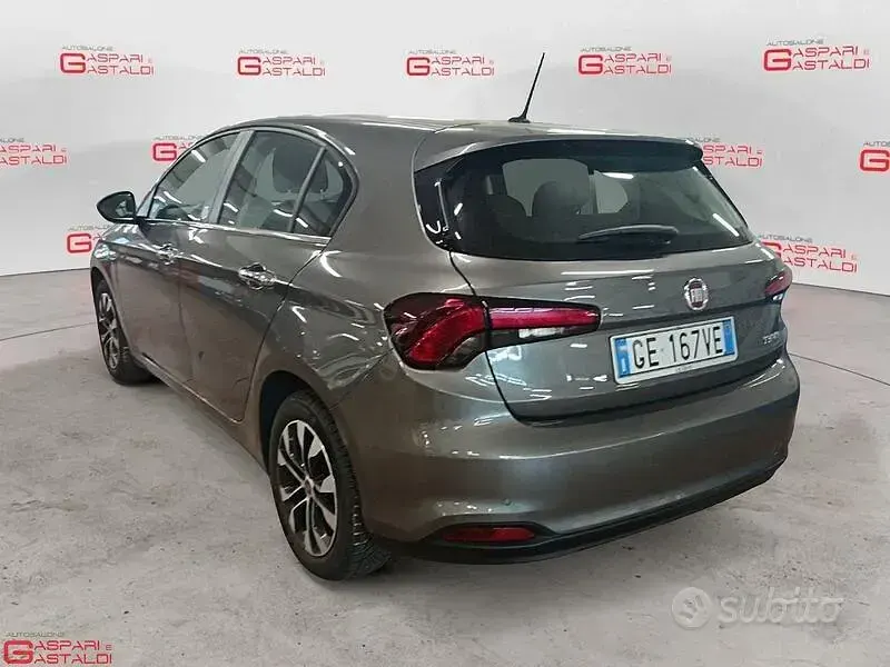 Usata Fiat Tipo Mirror 120 CV (88 kW) 2021 Grigio Berlina
