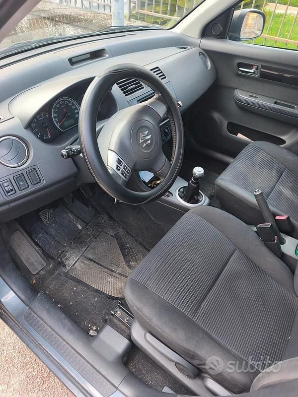 Usata Suzuki Swift 92 CV (67 kW) 2009 Grigio Utilitaria