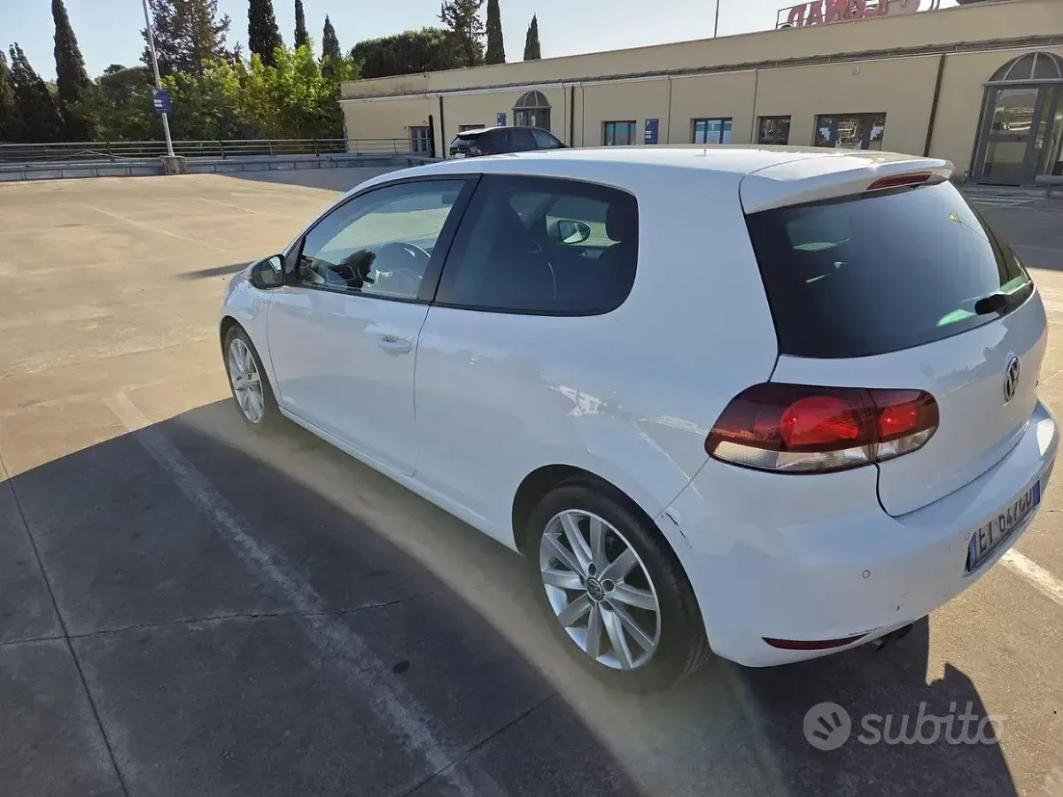 Usata VW Golf VII 122 CV (89 kW) 2013 Bianco Berlina