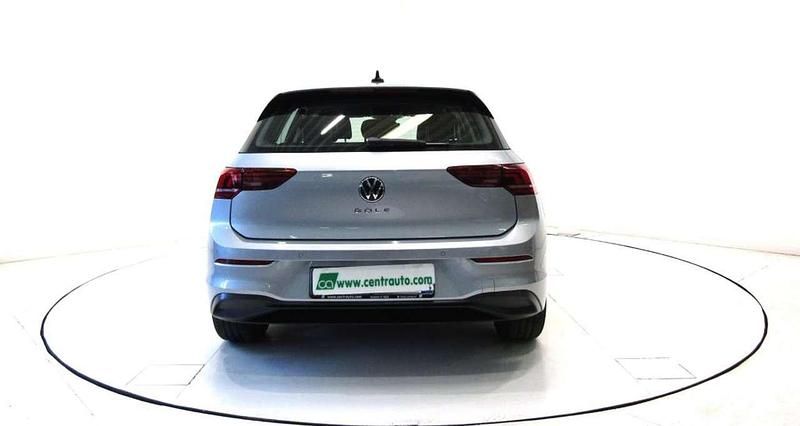 Usata VW Golf VIII Life 116 CV (85 kW) 2025 Argento Berlina
