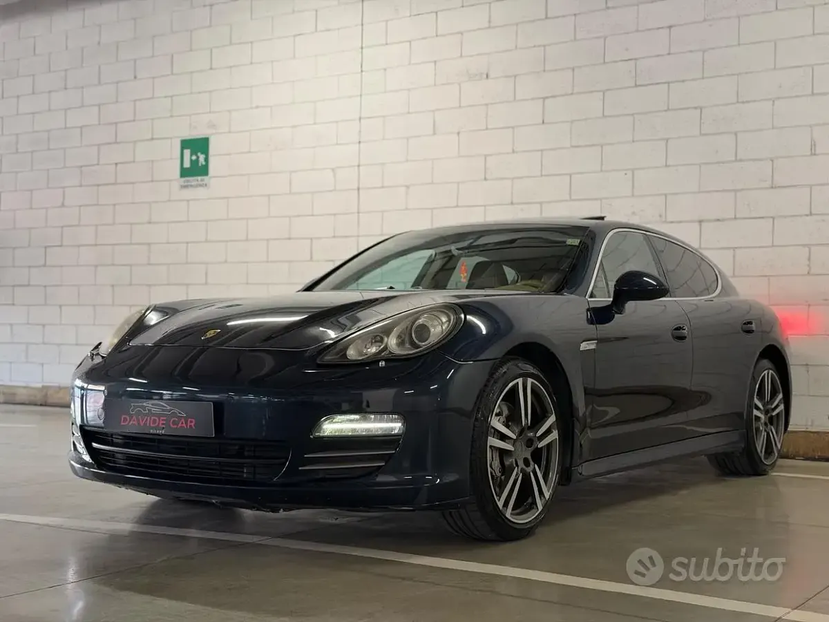 Usata Porsche Panamera 400 CV (294 kW) 2010 Blu Utilitaria