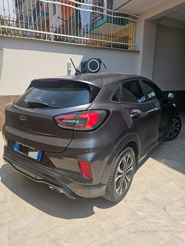 Usata Ford Puma ST-Line 120 CV (88 kW) 2021 Marrone Station wagon