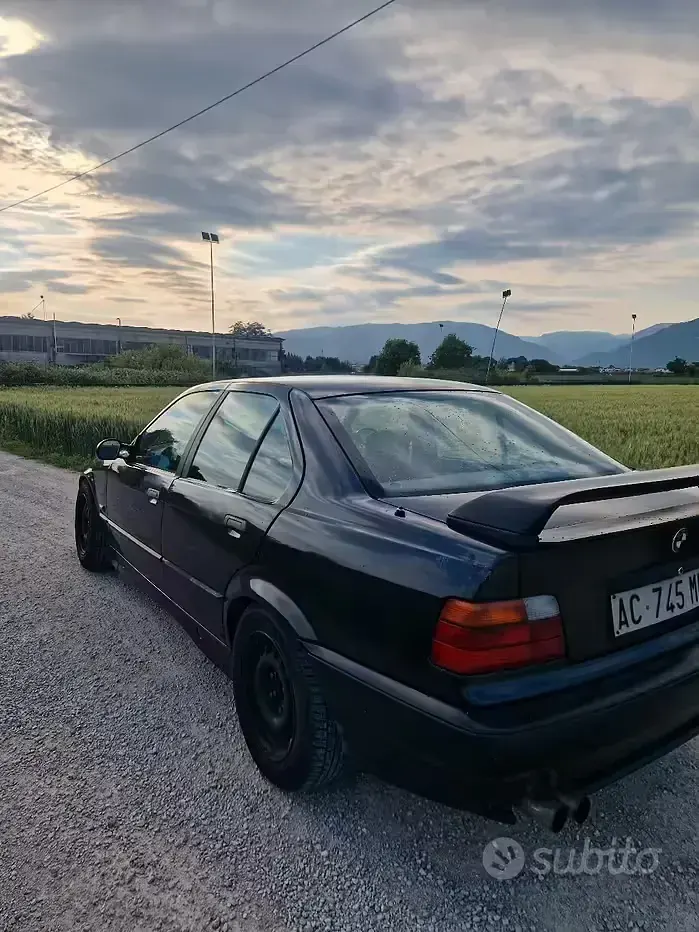 Usata BMW 320 150 CV (110 kW) 1991 Nero Berlina