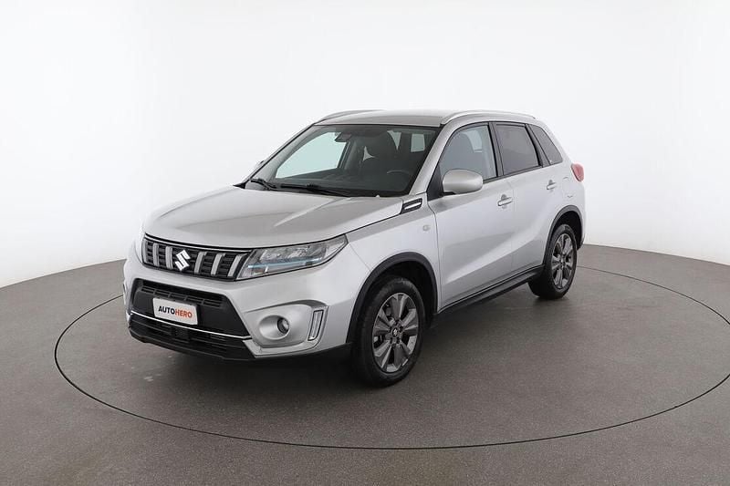 Argento Usata 2022 Suzuki Vitara Cool SUV | 19.599 € (Buon prezzo) - Immagine 1/4