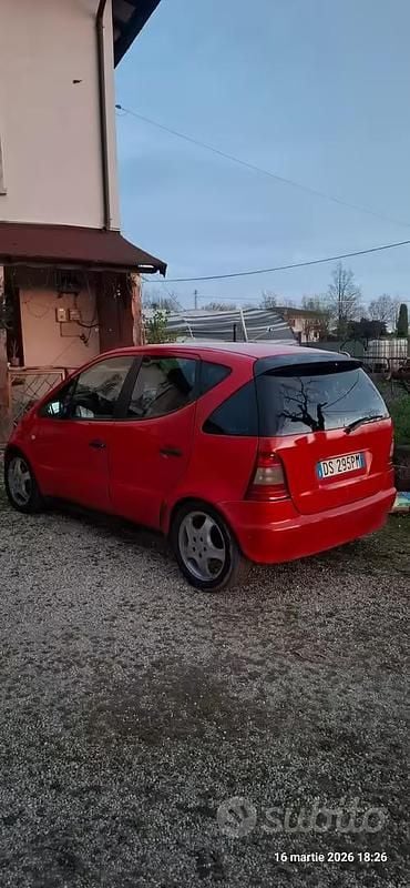 Usata Mercedes A160 Classic 102 CV (75 kW) 1998 Rosso Utilitaria